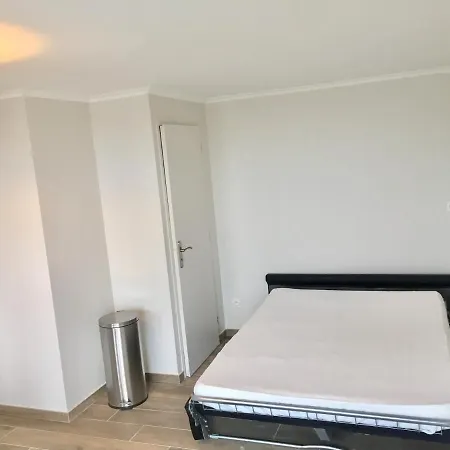 Studio Rez De Jardin Gauche - Calme Appartement Trévignin