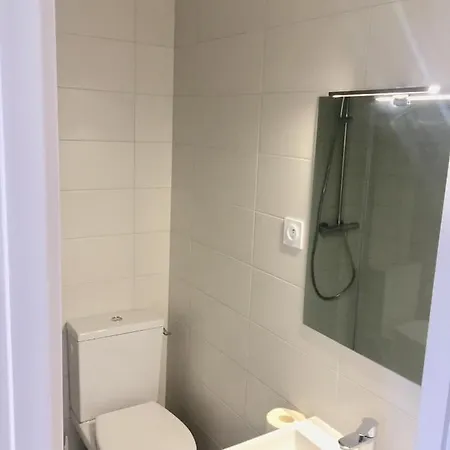 Appartement Studio Rez De Jardin Gauche - Calme *